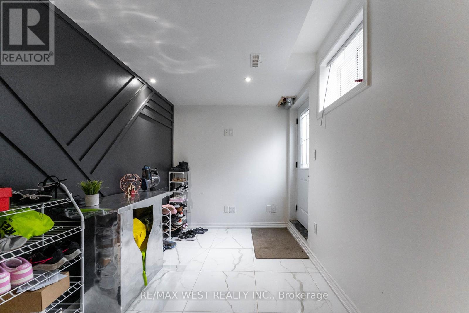 23 Mancini Drive, Essa, Ontario  L0M 1B1 - Photo 30 - N12425372