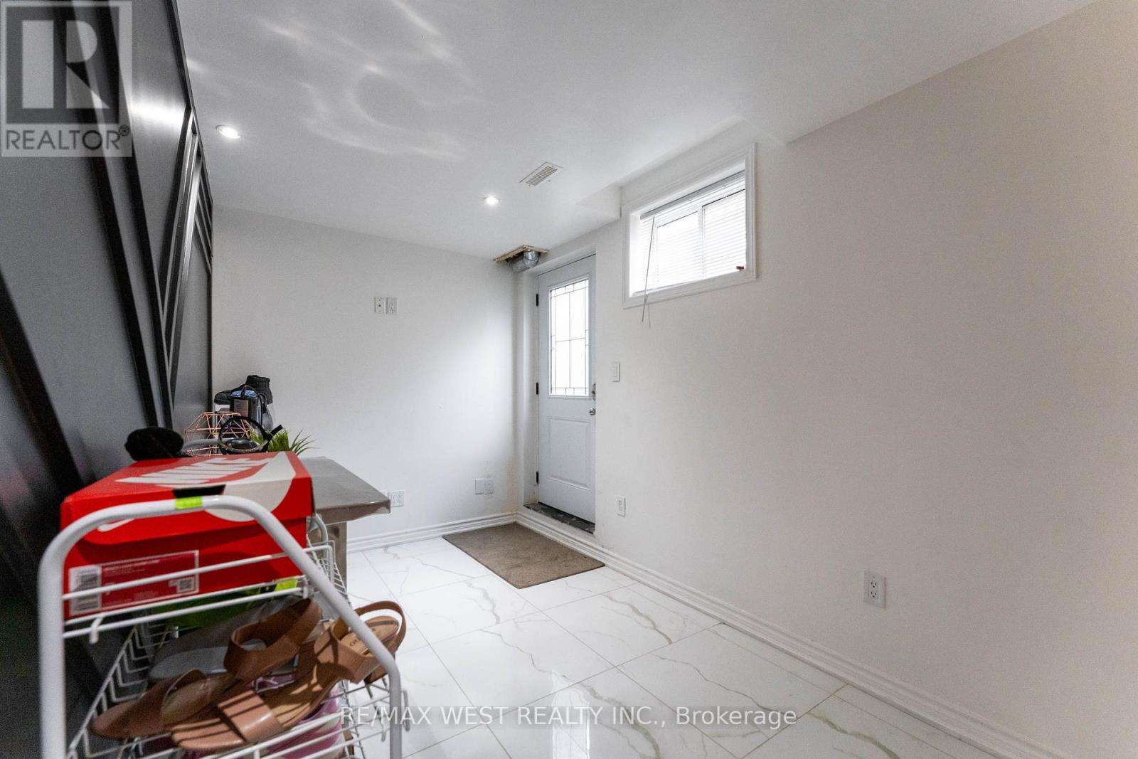 23 Mancini Drive, Essa, Ontario  L0M 1B1 - Photo 31 - N12425372