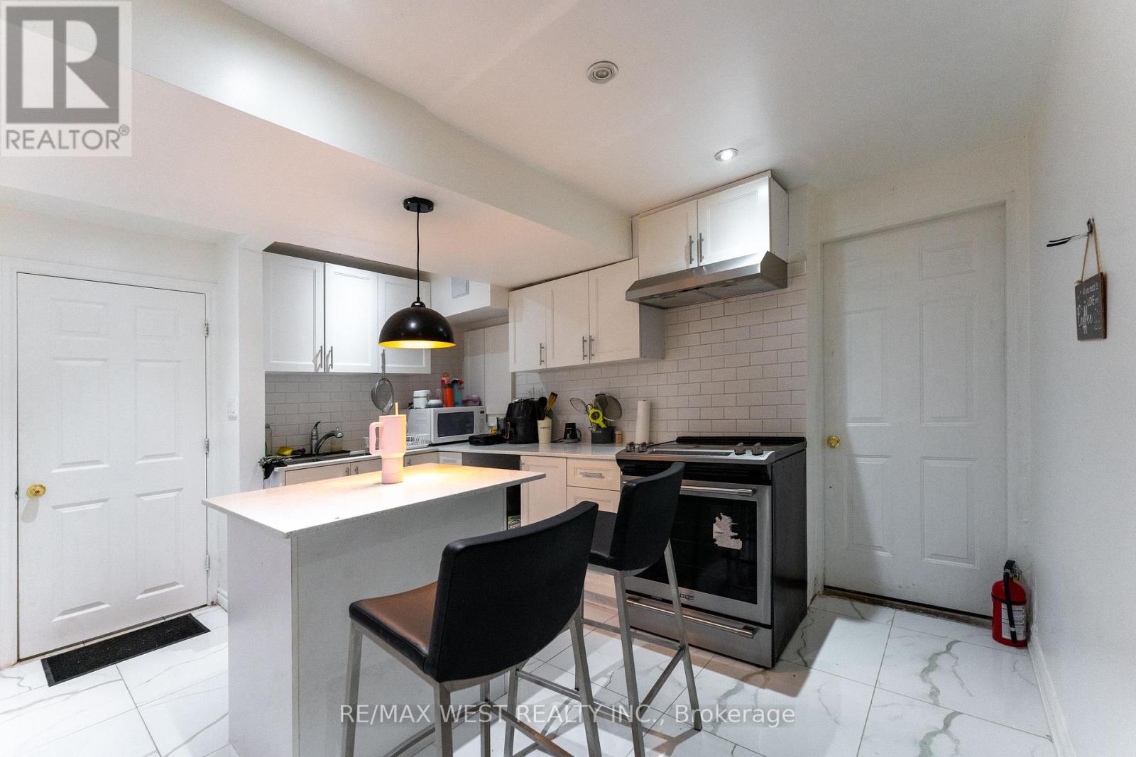 23 Mancini Drive, Essa, Ontario  L0M 1B1 - Photo 34 - N12425372