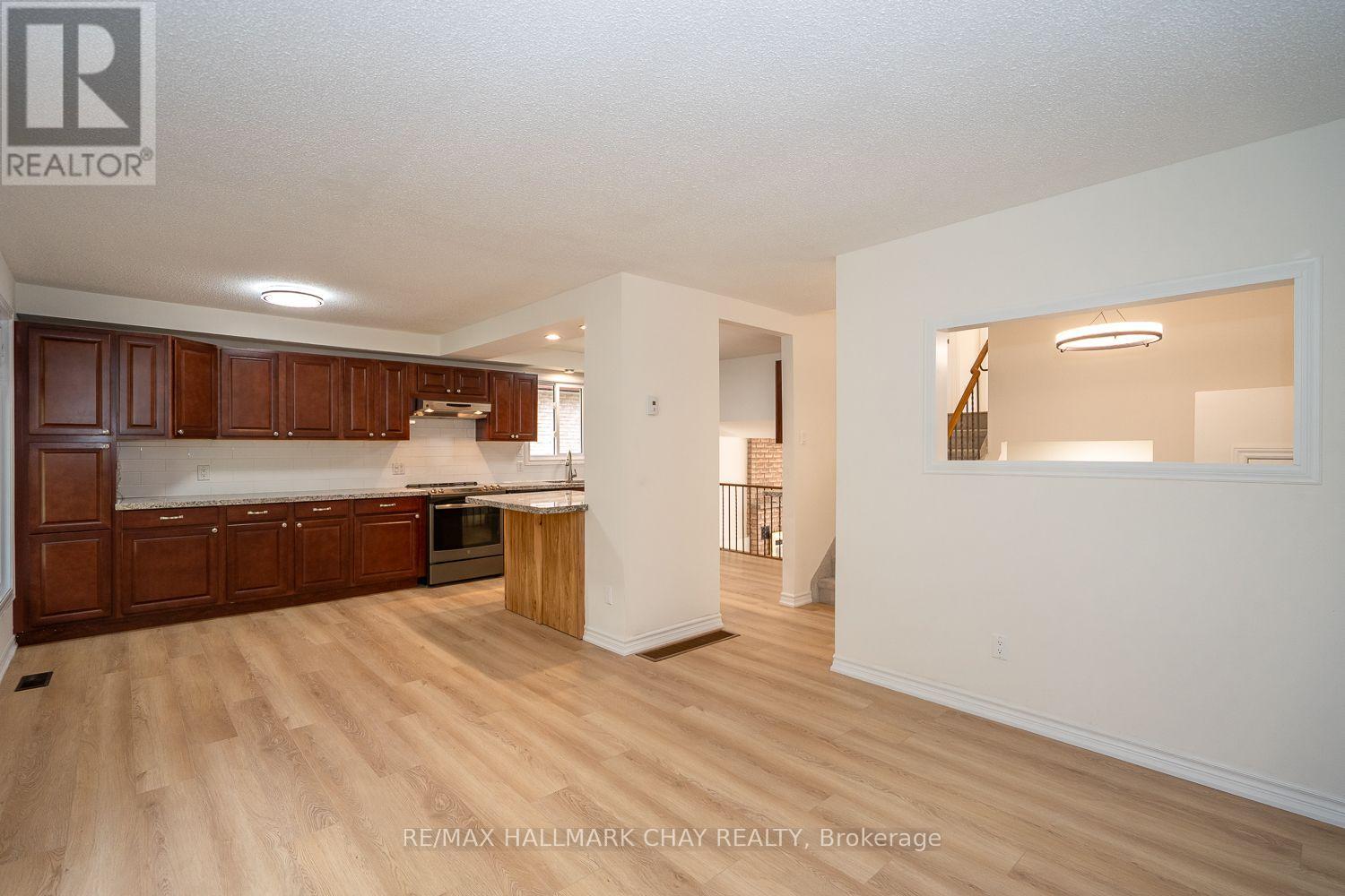 95 Boyne Crescent, New Tecumseth, Ontario  L9R 1K2 - Photo 11 - N12425383