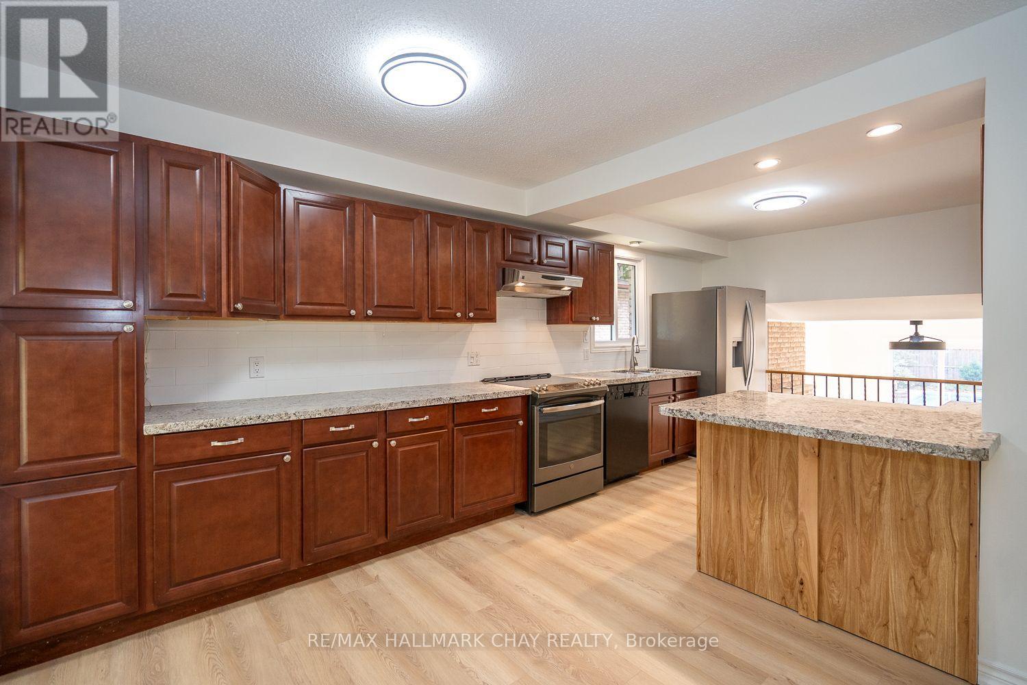 95 Boyne Crescent, New Tecumseth, Ontario  L9R 1K2 - Photo 13 - N12425383