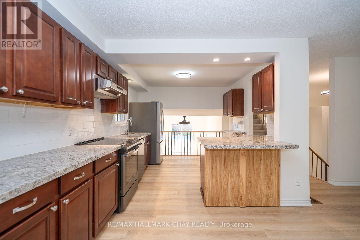 95 Boyne Crescent, New Tecumseth, Ontario  L9R 1K2 - Photo 14 - N12425383