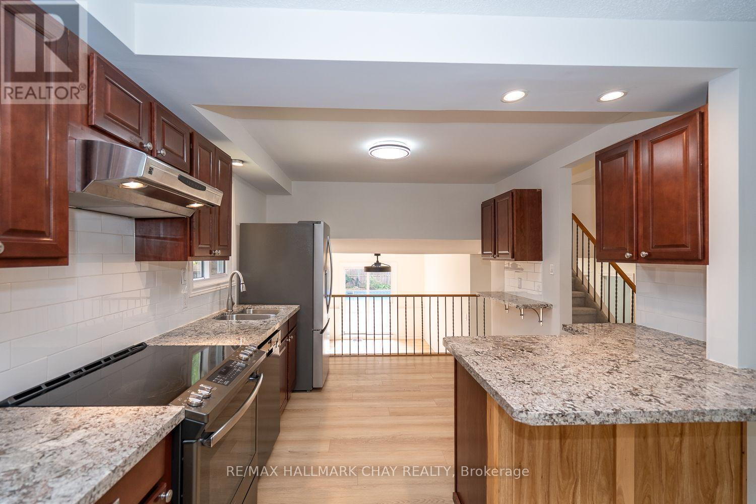95 Boyne Crescent, New Tecumseth, Ontario  L9R 1K2 - Photo 16 - N12425383