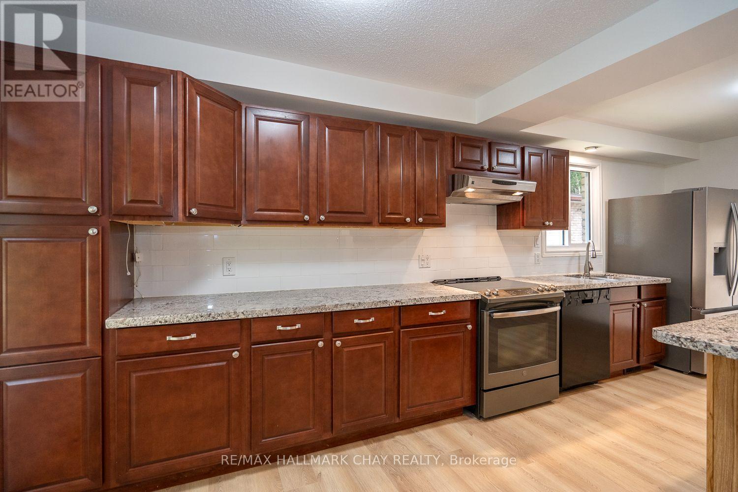 95 Boyne Crescent, New Tecumseth, Ontario  L9R 1K2 - Photo 17 - N12425383
