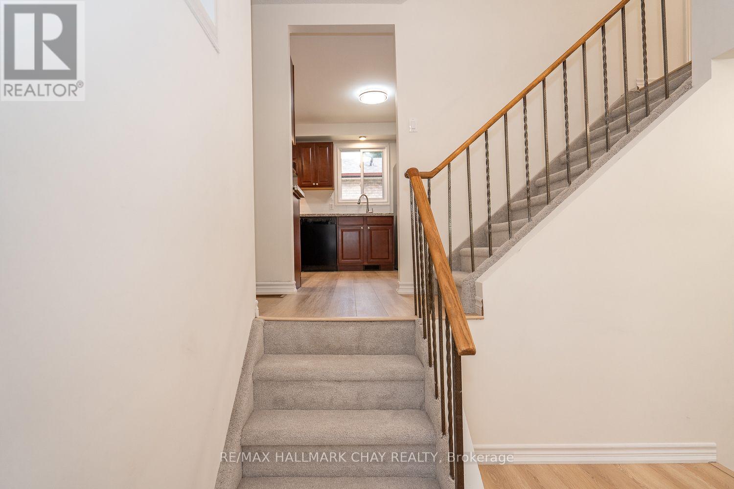95 Boyne Crescent, New Tecumseth, Ontario  L9R 1K2 - Photo 8 - N12425383