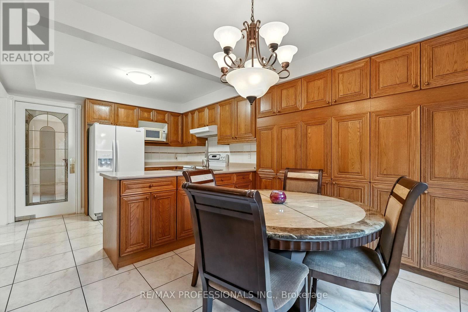 183 Barber Drive, Halton Hills, Ontario  L7G 5L5 - Photo 17 - W12425394