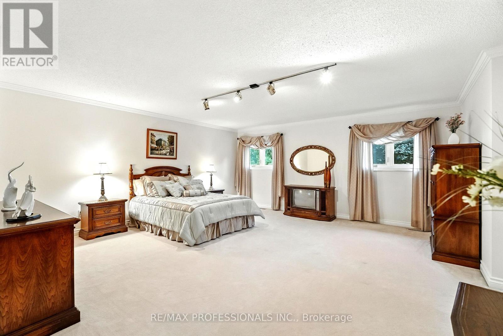 183 Barber Drive, Halton Hills, Ontario  L7G 5L5 - Photo 25 - W12425394