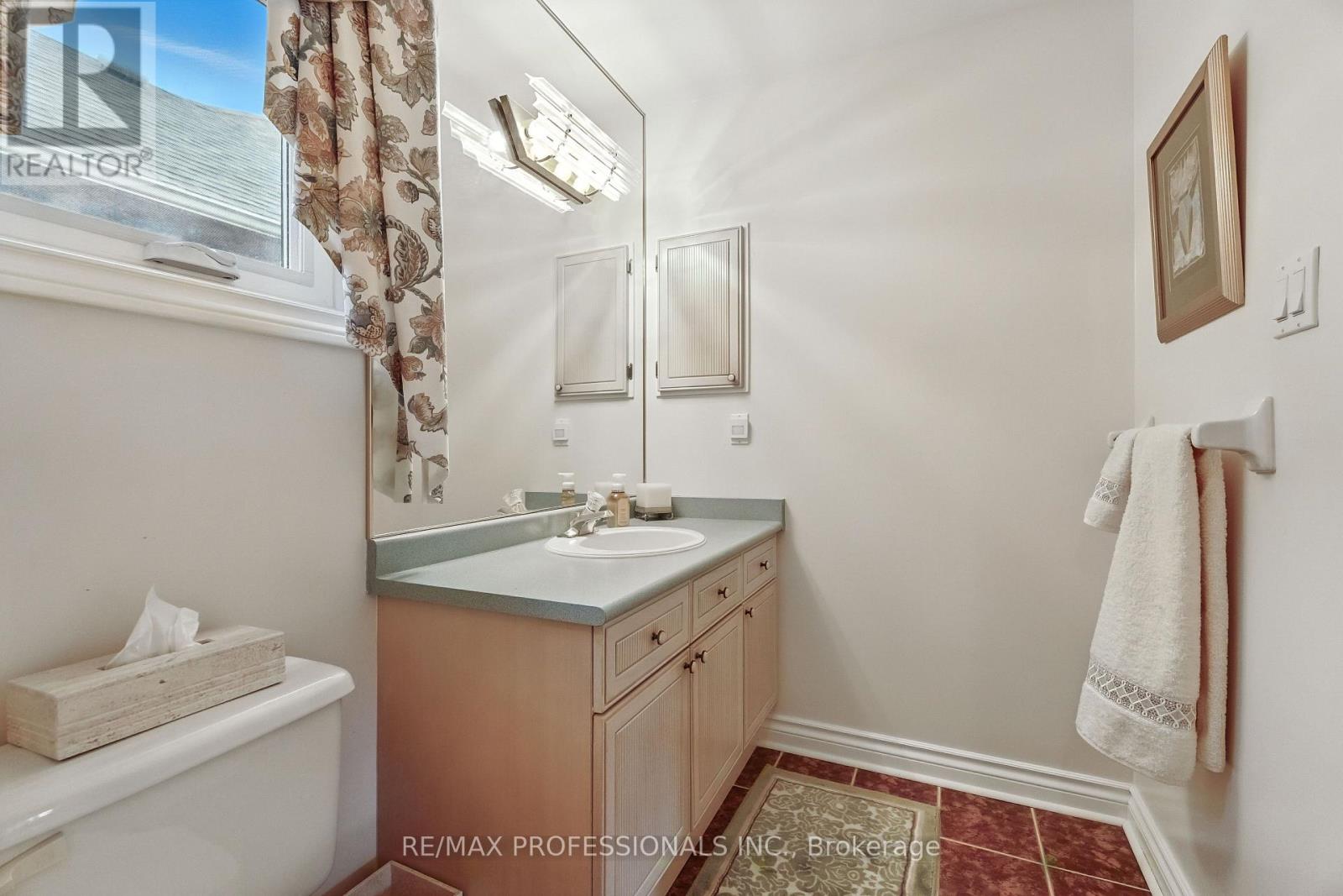 183 Barber Drive, Halton Hills, Ontario  L7G 5L5 - Photo 35 - W12425394