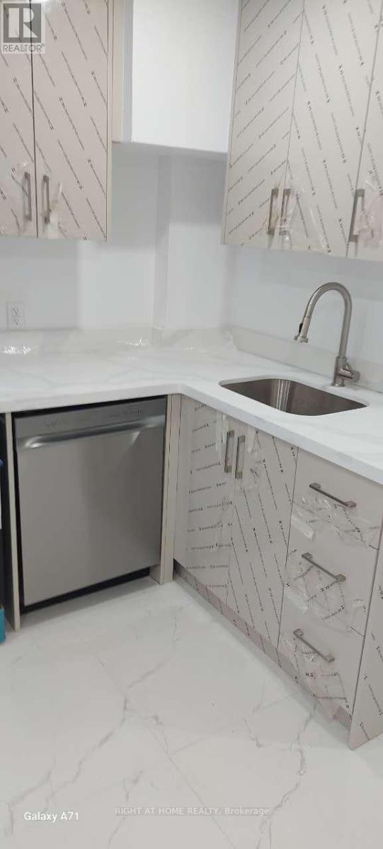 Lower - 58 Meadowcrest Lane, Brampton, Ontario  L7A 0V7 - Photo 16 - W12425395