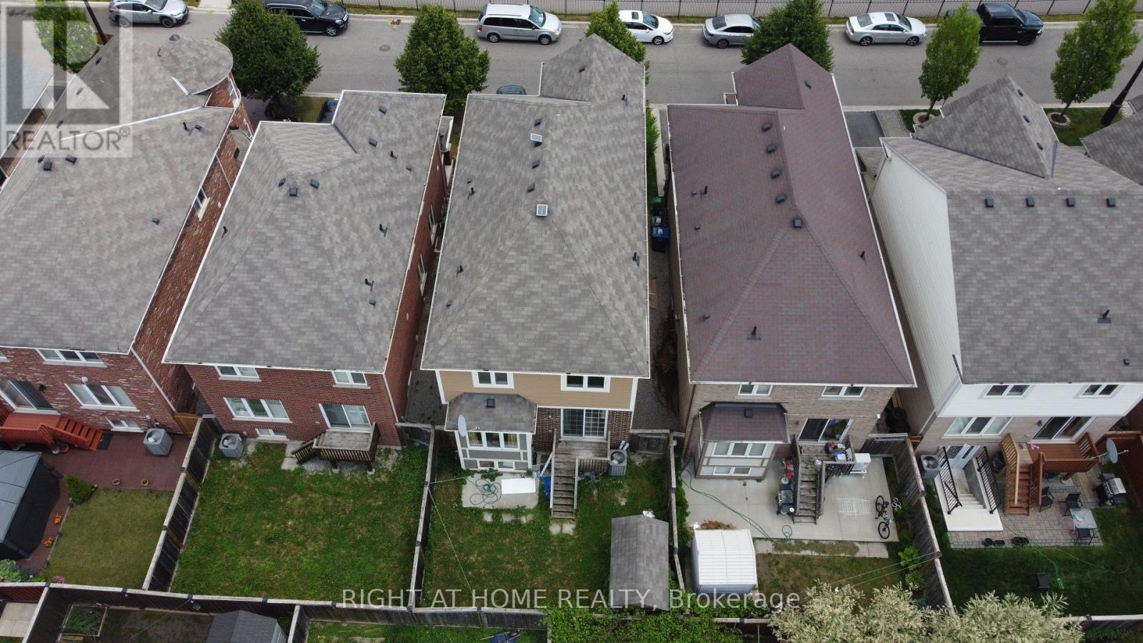 Lower - 58 Meadowcrest Lane, Brampton, Ontario  L7A 0V7 - Photo 3 - W12425395