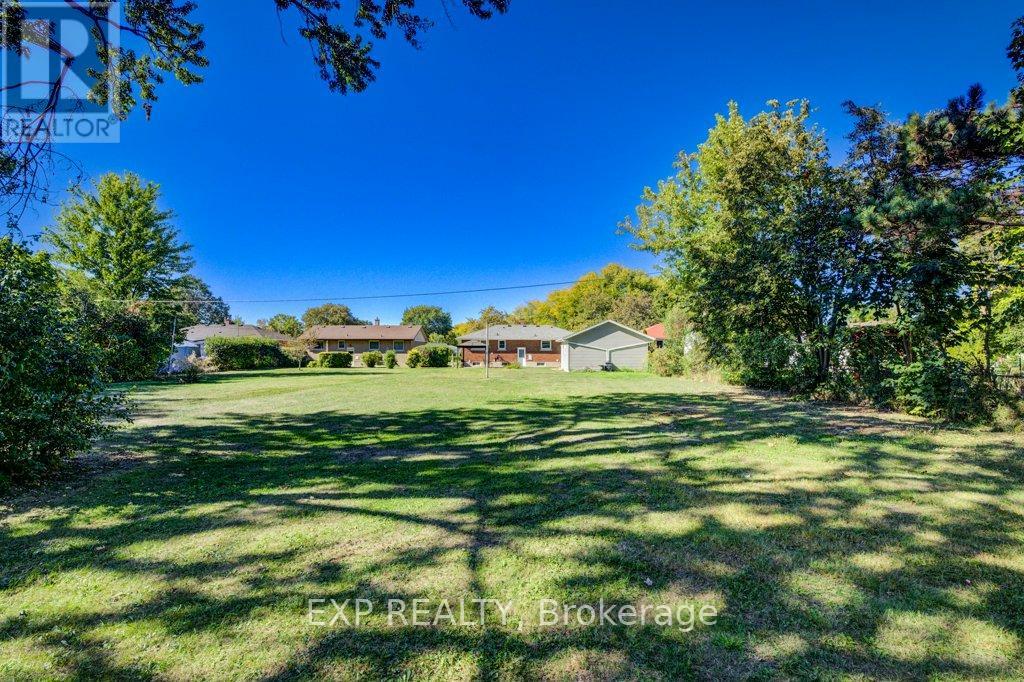 8568 Champlain Drive, Niagara Falls, Ontario  L2G 6Y6 - Photo 11 - X12425367