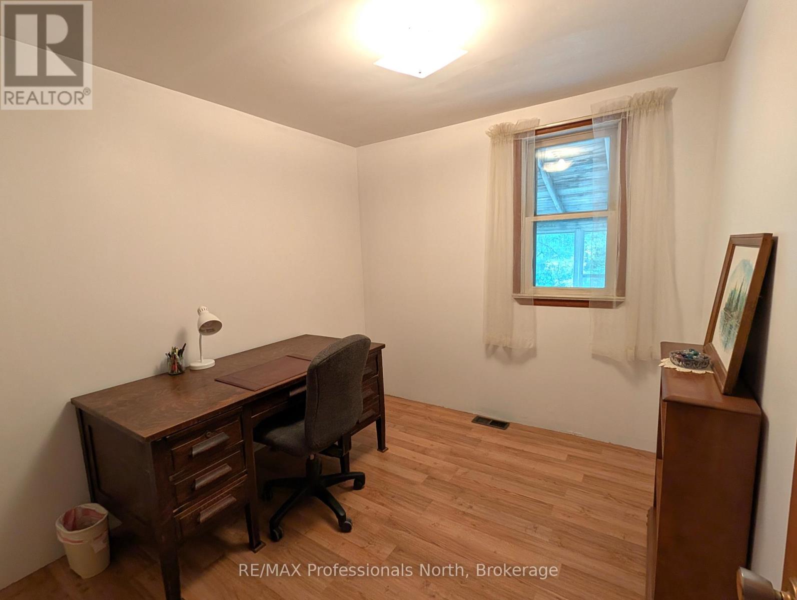 257 Albert Street N, Strong, Ontario  P0A 1Z0 - Photo 10 - X12425440