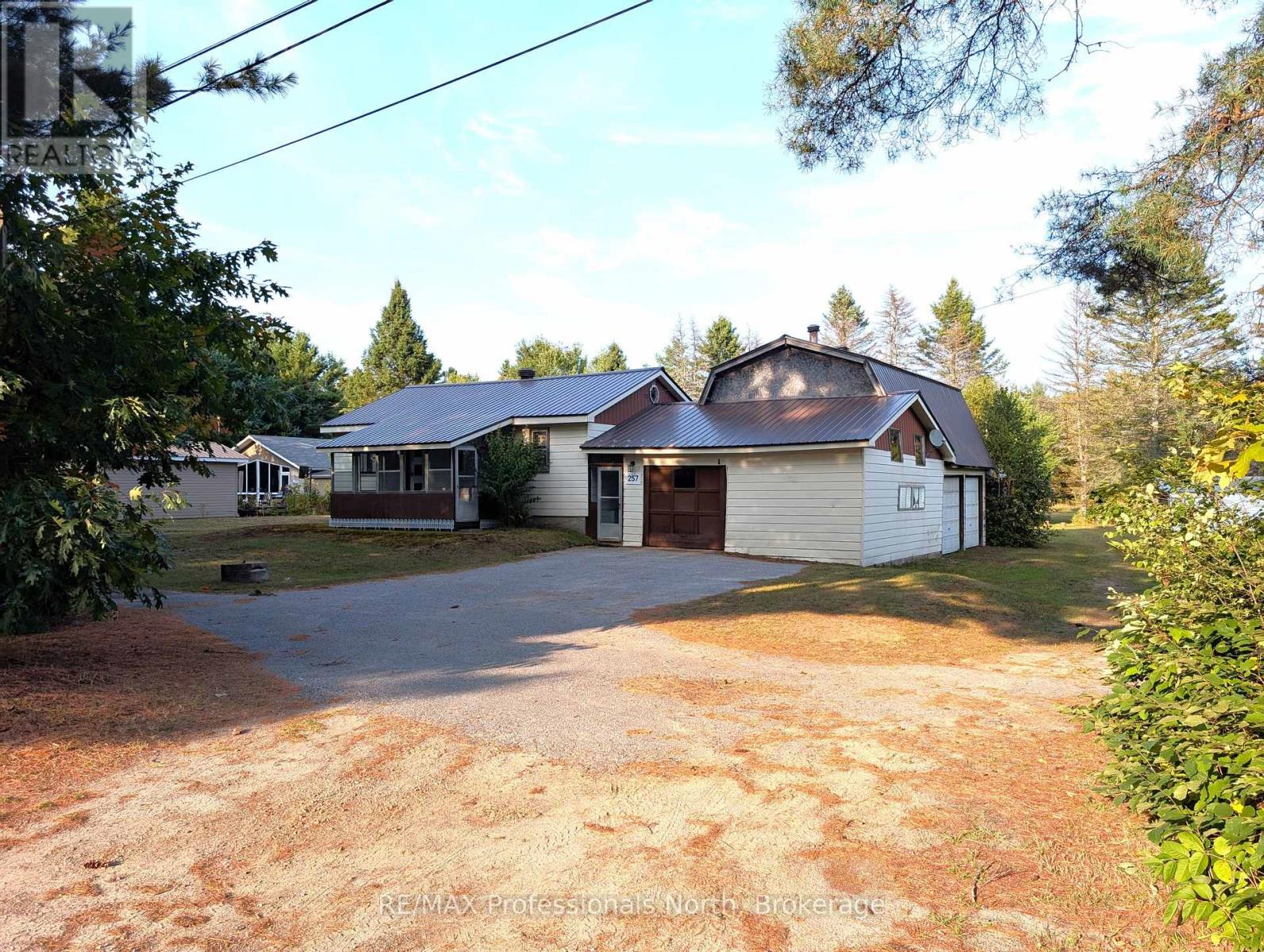 257 Albert Street N, Strong, Ontario  P0A 1Z0 - Photo 2 - X12425440