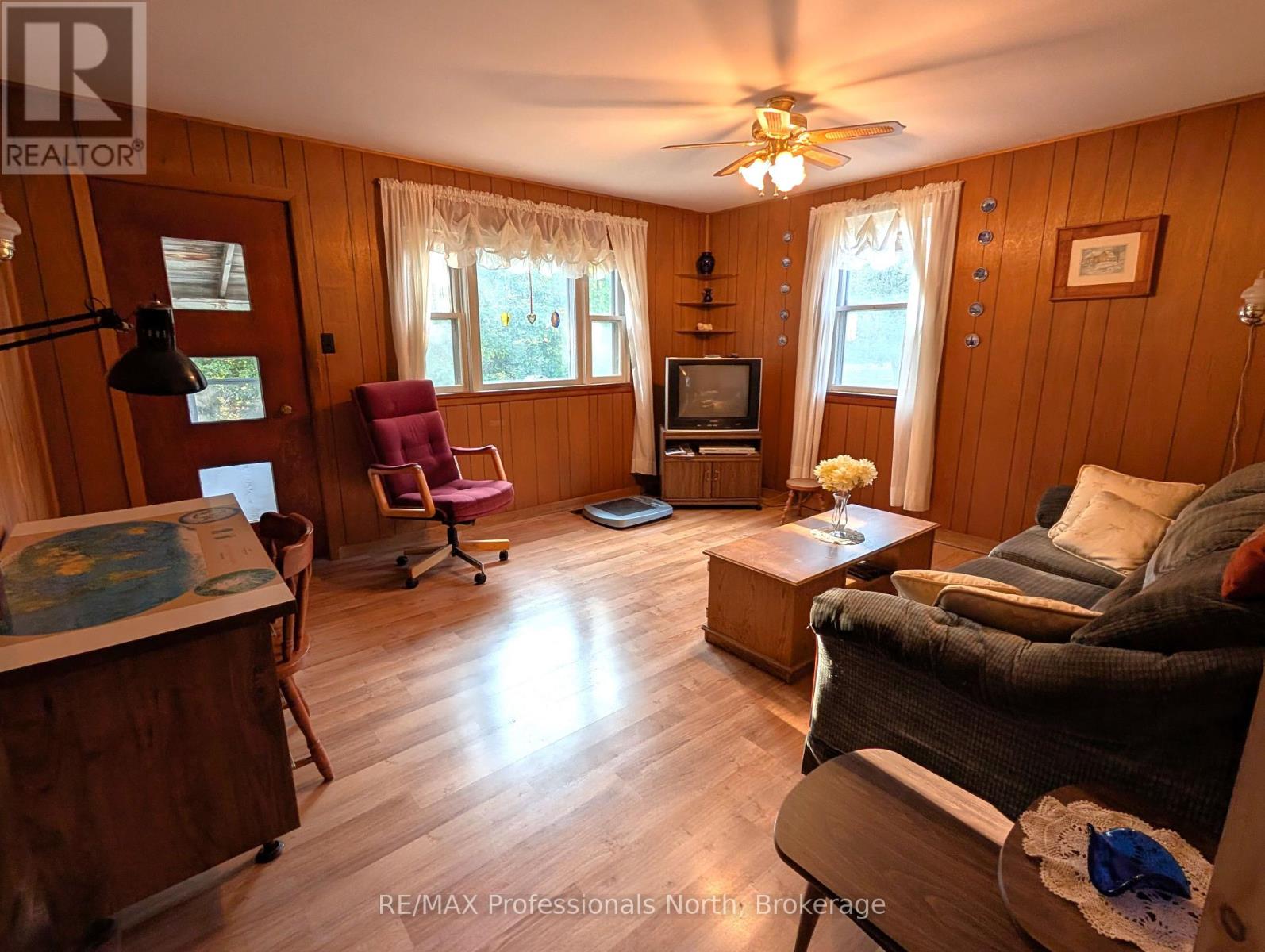 257 Albert Street N, Strong, Ontario  P0A 1Z0 - Photo 7 - X12425440