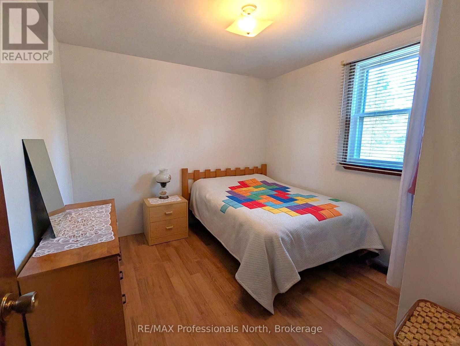 257 Albert Street N, Strong, Ontario  P0A 1Z0 - Photo 8 - X12425440