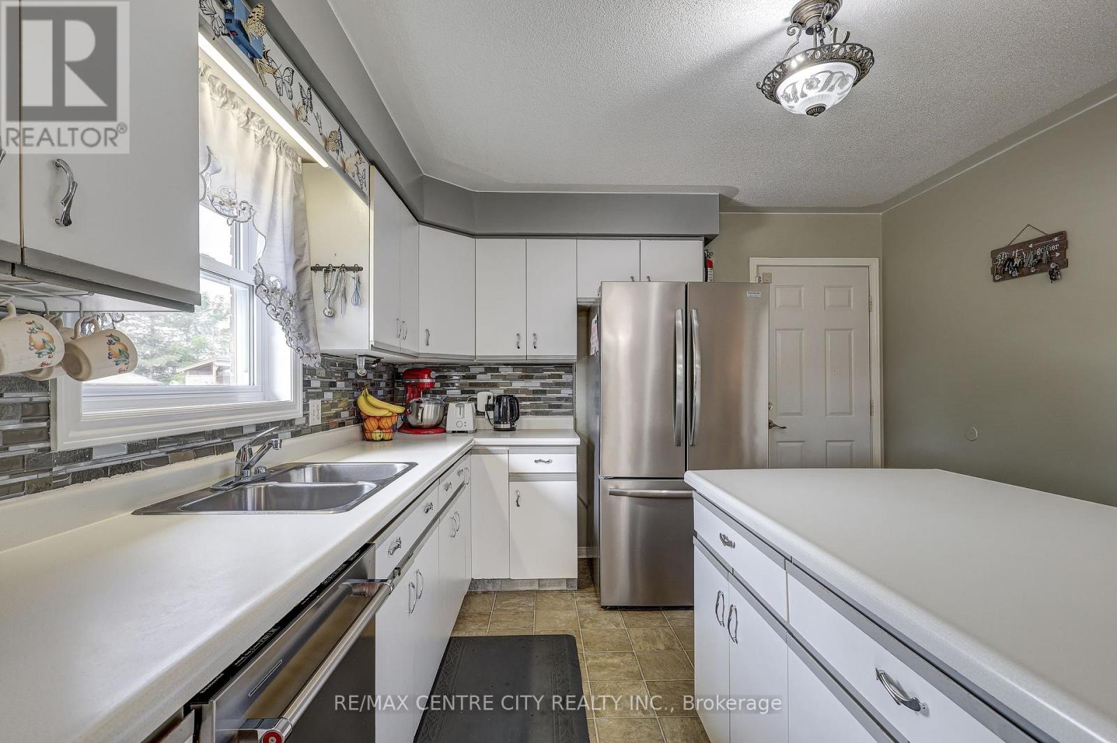 8109 Sandytown Road, Bayham, Ontario  N0J 1Y0 - Photo 11 - X12425418