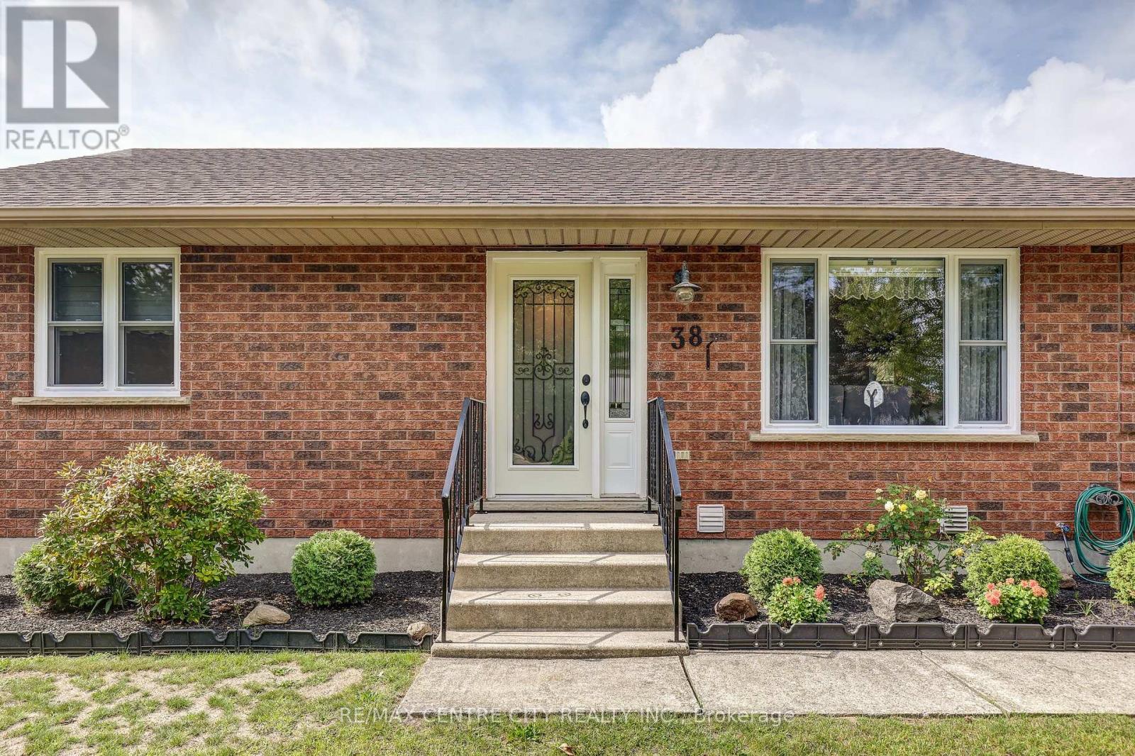 8109 Sandytown Road, Bayham, Ontario  N0J 1Y0 - Photo 3 - X12425418