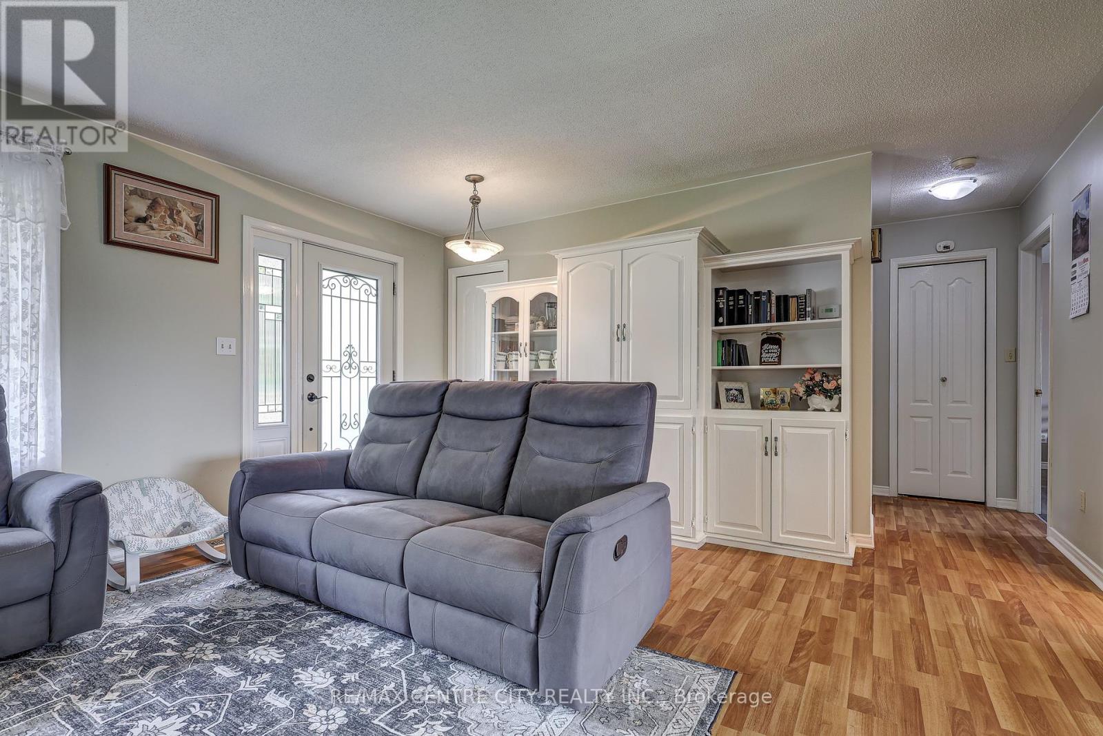 8109 Sandytown Road, Bayham, Ontario  N0J 1Y0 - Photo 5 - X12425418