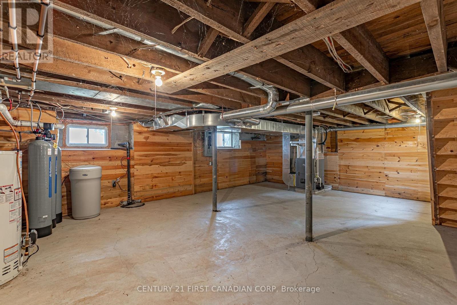 50917 Yorke Line, Malahide, Ontario  N0L 1B0 - Photo 21 - X12425435