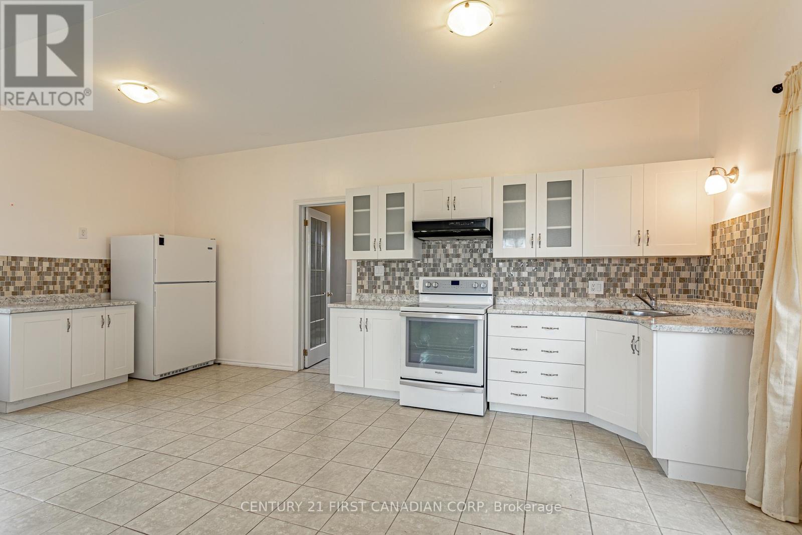 50917 Yorke Line, Malahide, Ontario  N0L 1B0 - Photo 8 - X12425435
