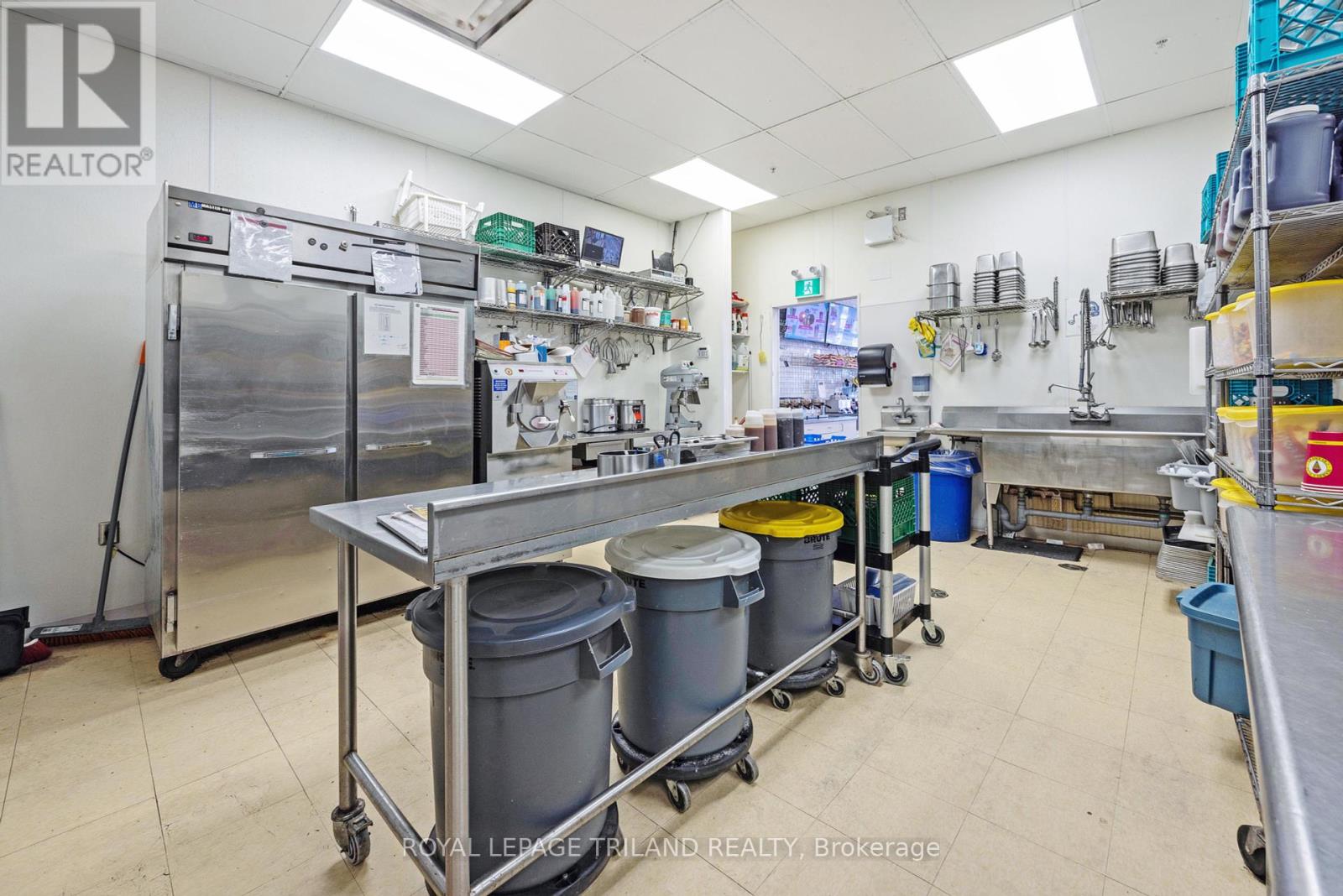 Unit E - 50 North Centre Road, London North, Ontario  N5X 3W1 - Photo 24 - X12425443