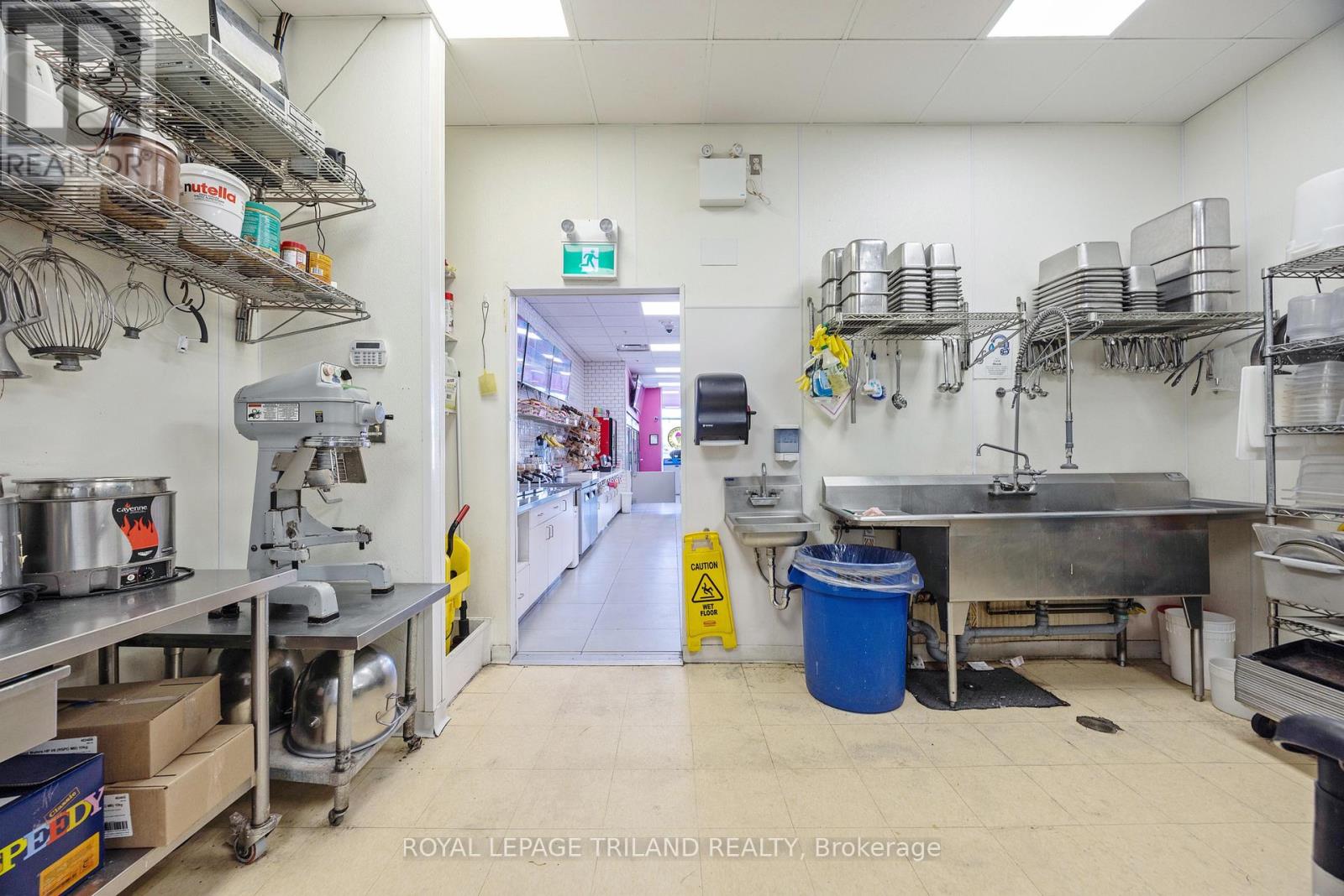 Unit E - 50 North Centre Road, London North, Ontario  N5X 3W1 - Photo 25 - X12425443