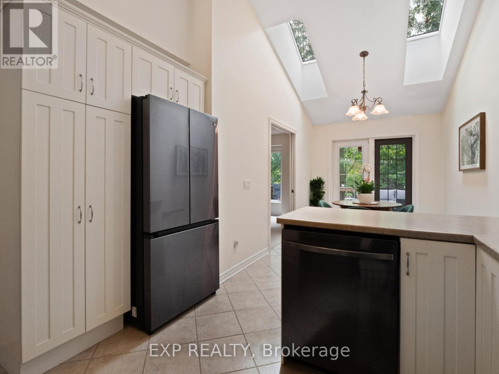 23 - 3241 Montrose Road, Niagara Falls, Ontario  L2H 3L3 - Photo 10 - X12425423