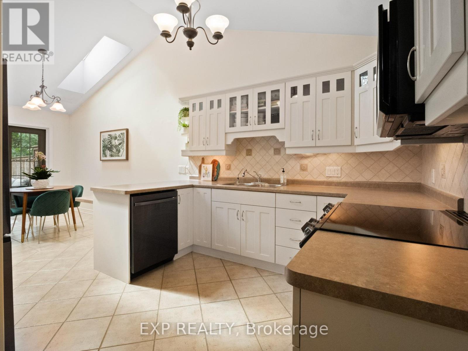 23 - 3241 Montrose Road, Niagara Falls, Ontario  L2H 3L3 - Photo 8 - X12425423
