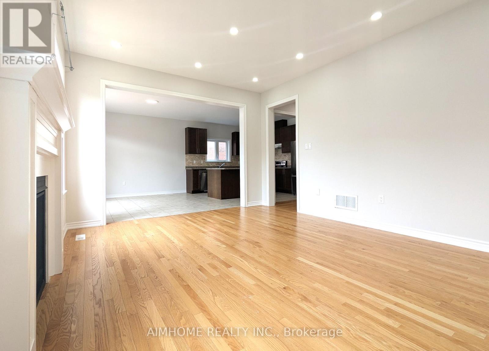 29 Bamburg Street N, Georgina, Ontario  L0E 1R0 - Photo 16 - N12425425