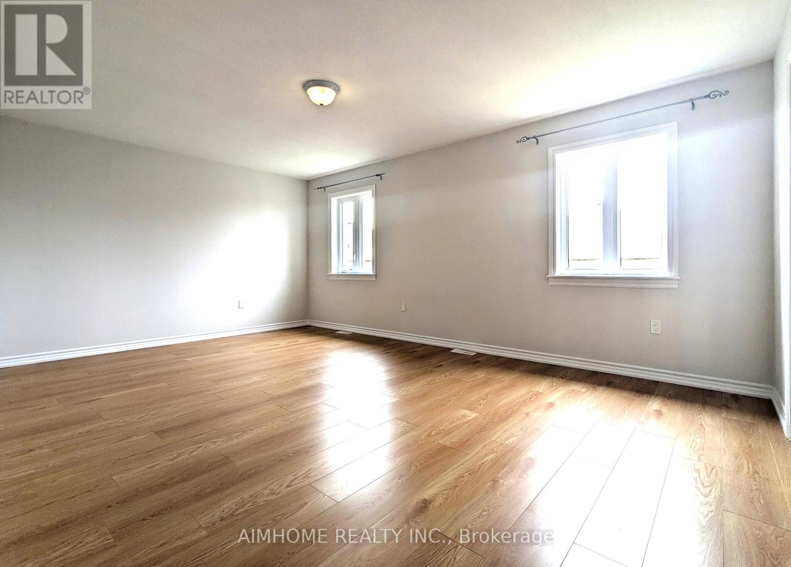 29 Bamburg Street N, Georgina, Ontario  L0E 1R0 - Photo 17 - N12425425