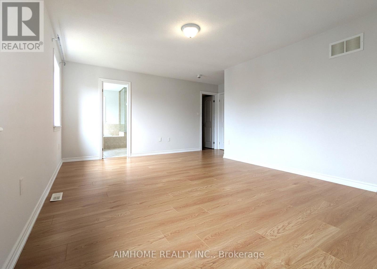 29 Bamburg Street N, Georgina, Ontario  L0E 1R0 - Photo 18 - N12425425