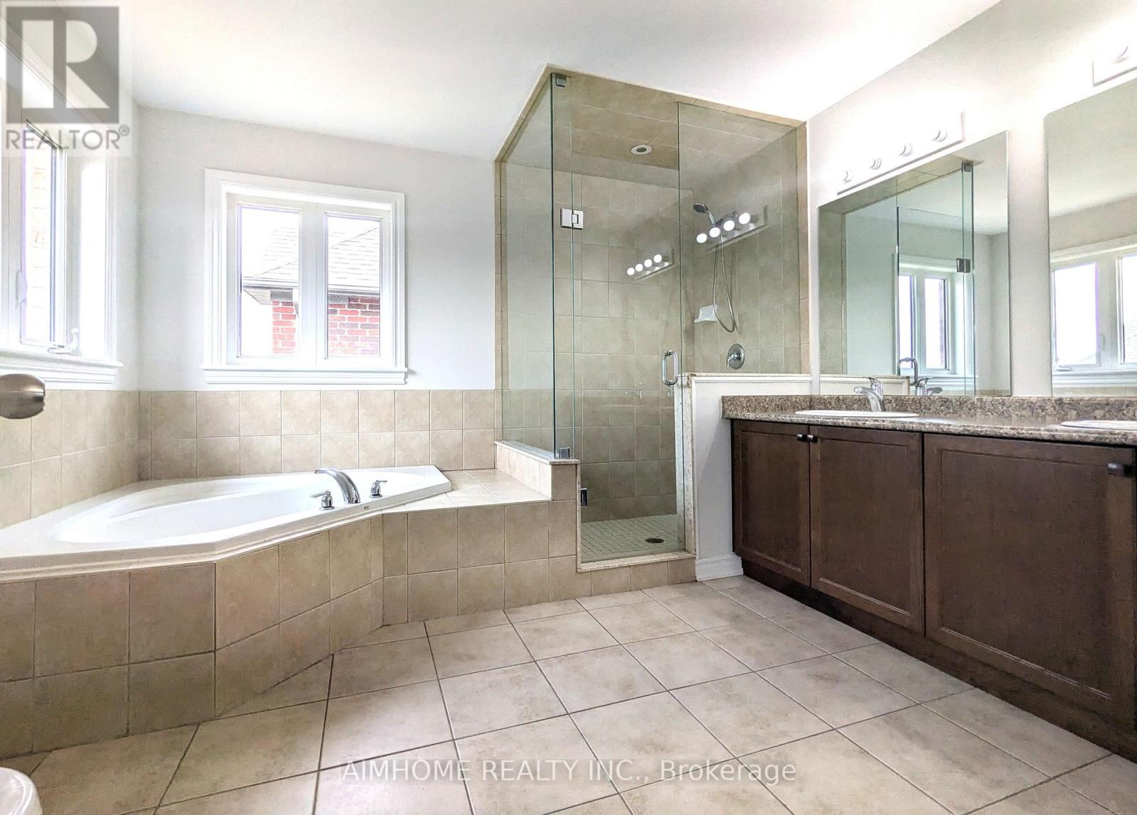 29 Bamburg Street N, Georgina, Ontario  L0E 1R0 - Photo 20 - N12425425