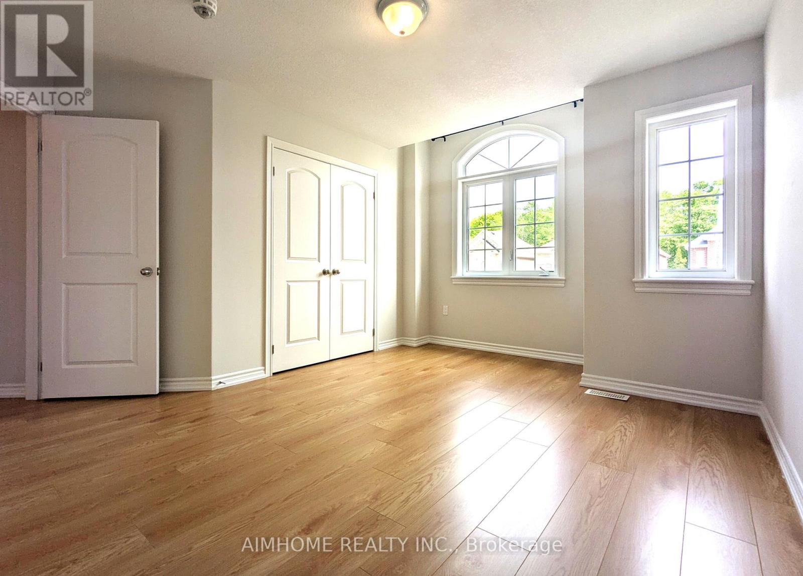 29 Bamburg Street N, Georgina, Ontario  L0E 1R0 - Photo 23 - N12425425