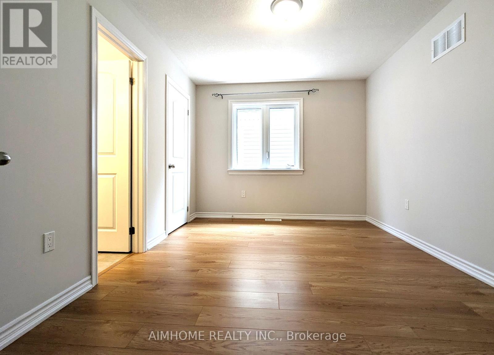 29 Bamburg Street N, Georgina, Ontario  L0E 1R0 - Photo 30 - N12425425