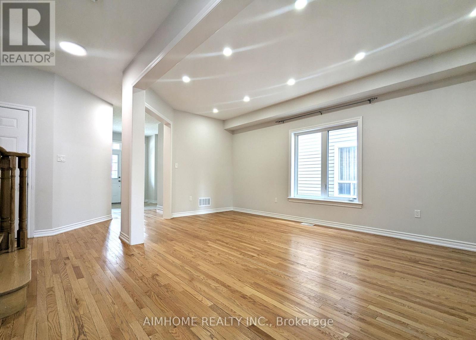 29 Bamburg Street N, Georgina, Ontario  L0E 1R0 - Photo 6 - N12425425