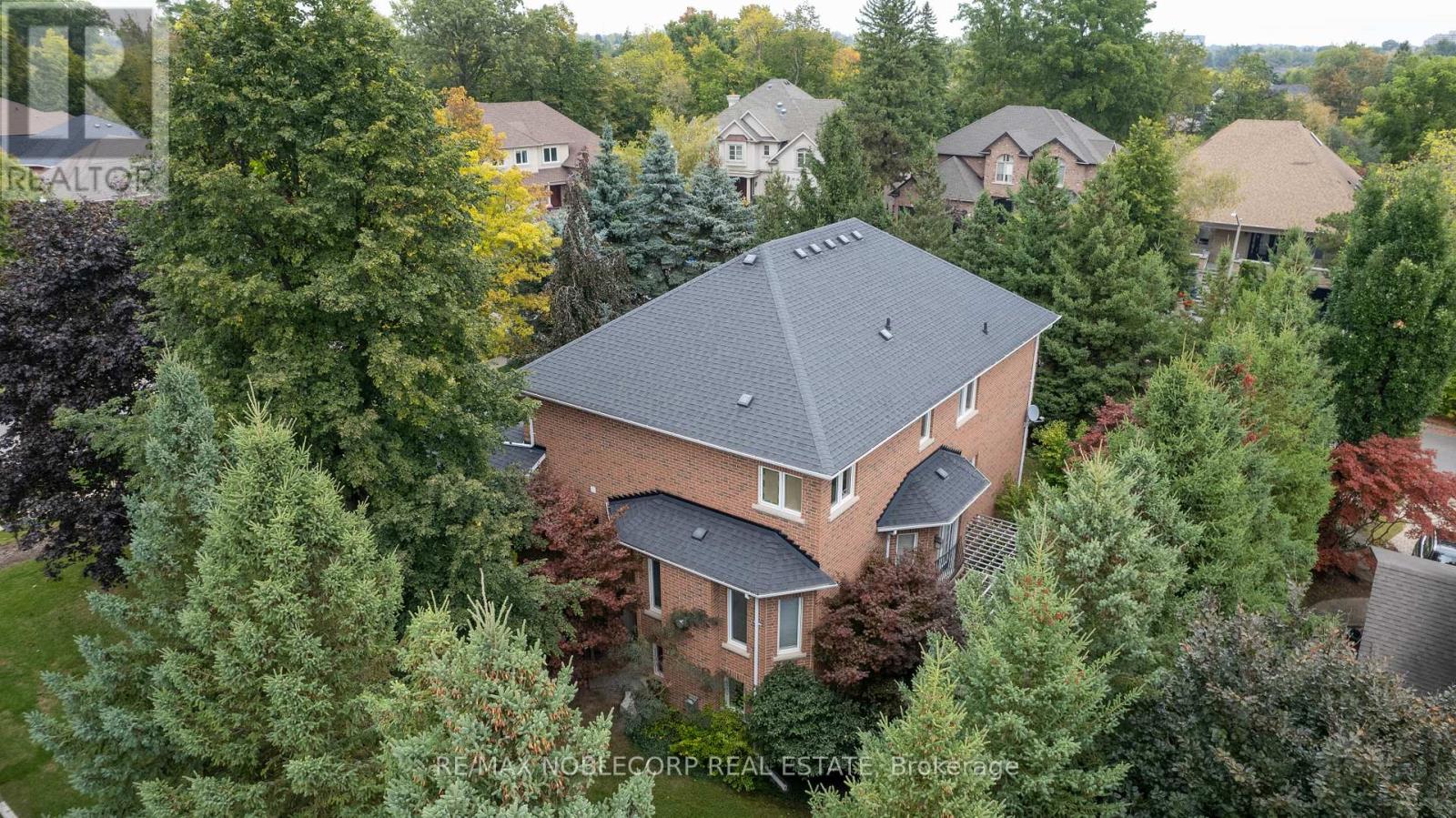 19 Stockdale Crescent, Richmond Hill, Ontario  L4C 3T1 - Photo 46 - N12425430