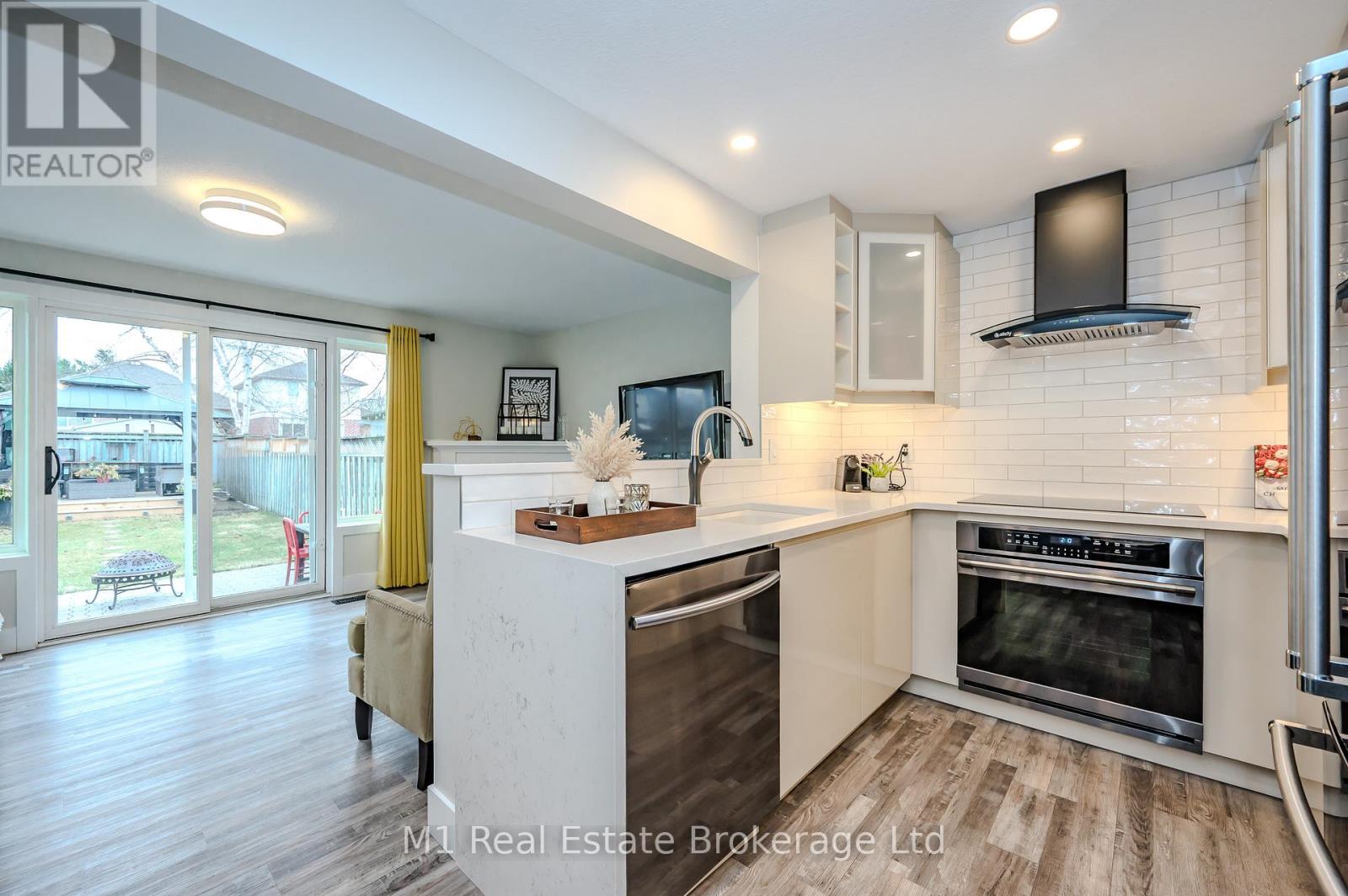 155 Stephanie Drive, Guelph, Ontario  N1K 1X7 - Photo 20 - X12425465
