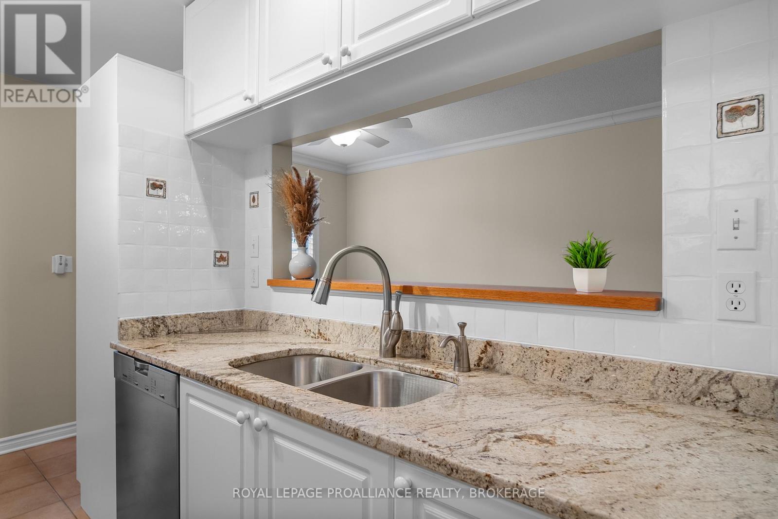 38 Yonge Street, Kingston, Ontario  K7M 1E3 - Photo 17 - X12425473