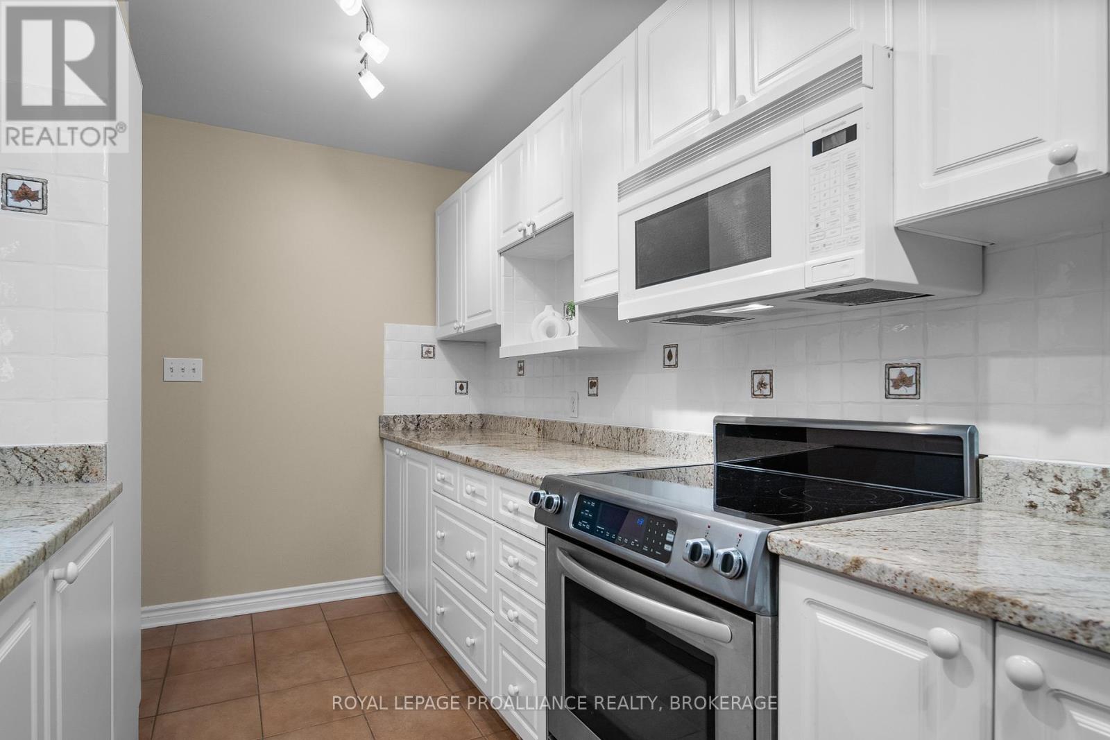 38 Yonge Street, Kingston, Ontario  K7M 1E3 - Photo 19 - X12425473