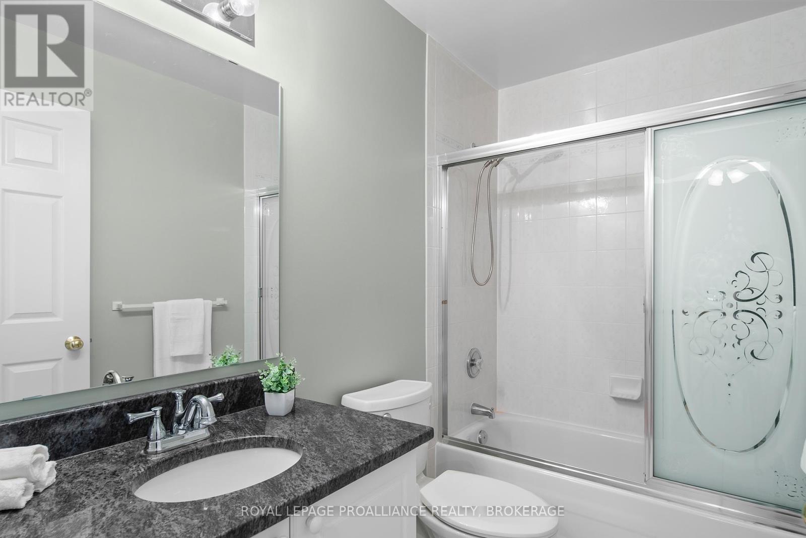 38 Yonge Street, Kingston, Ontario  K7M 1E3 - Photo 22 - X12425473
