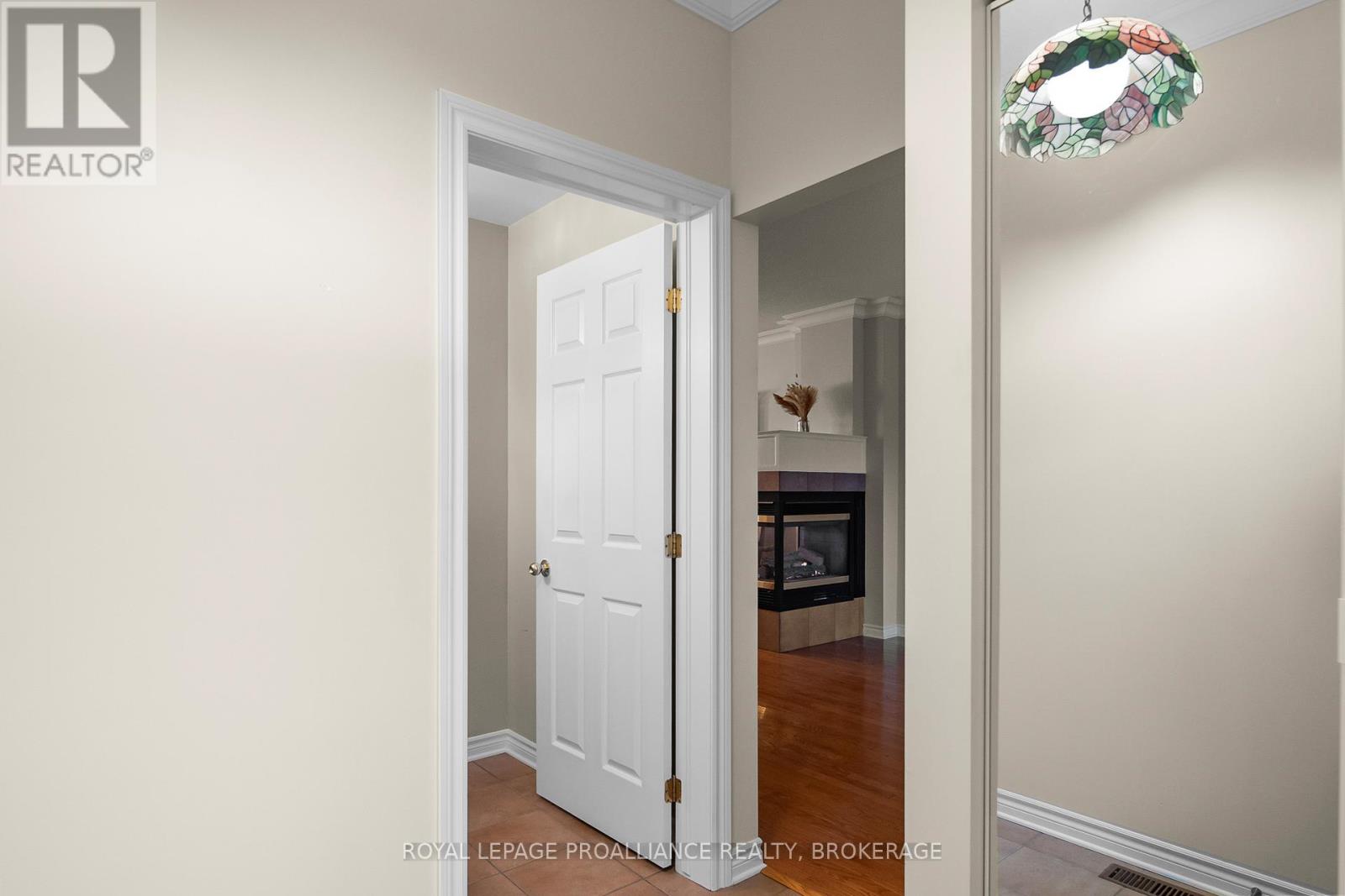 38 Yonge Street, Kingston, Ontario  K7M 1E3 - Photo 3 - X12425473
