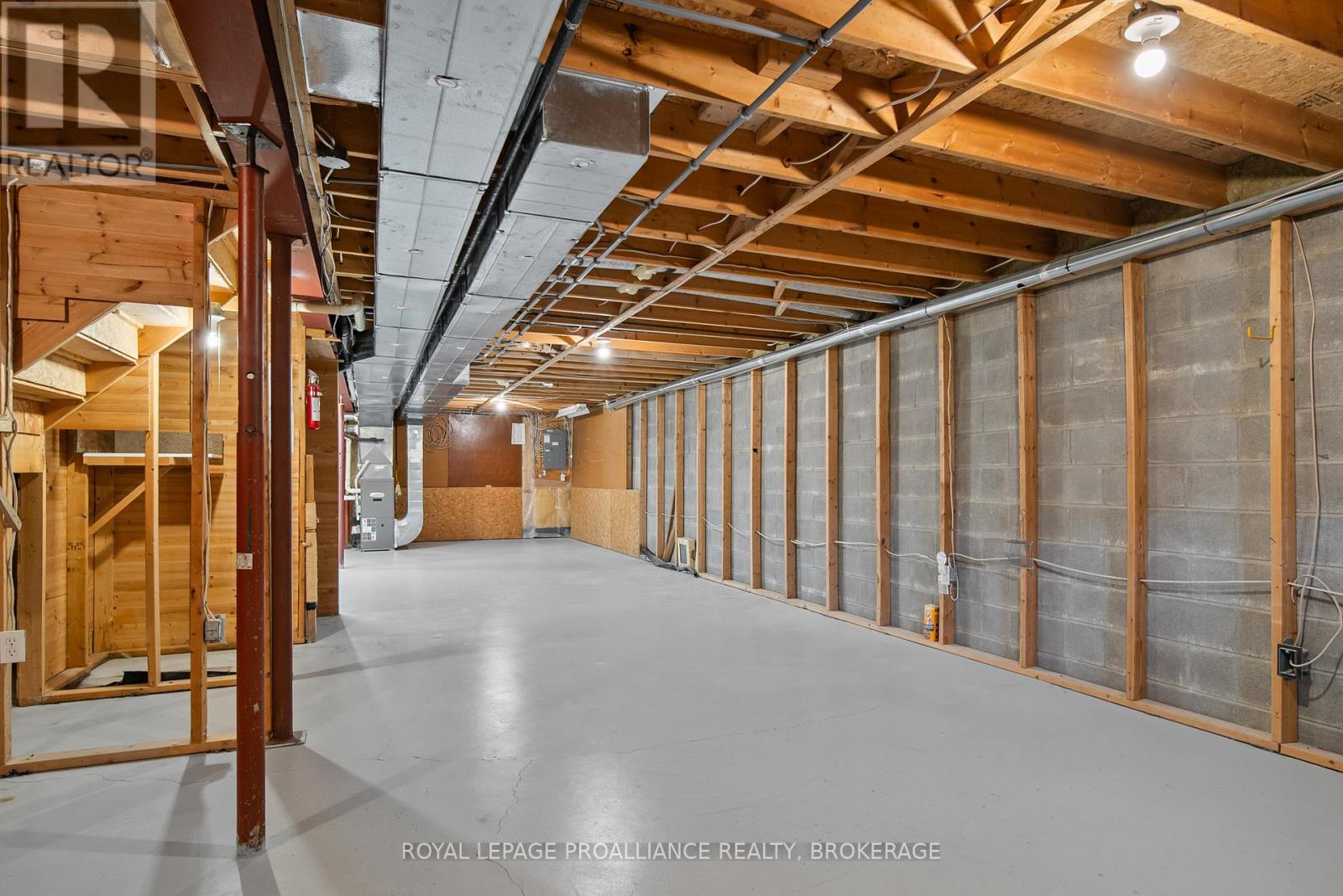 38 Yonge Street, Kingston, Ontario  K7M 1E3 - Photo 38 - X12425473