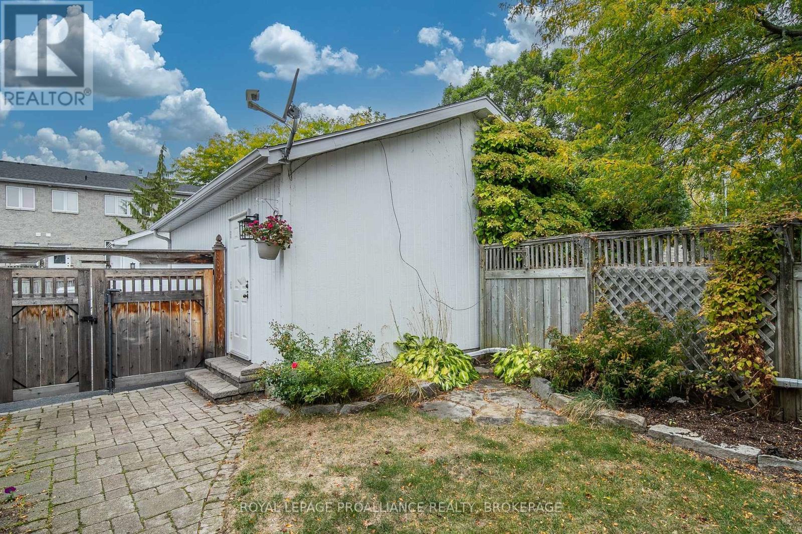 38 Yonge Street, Kingston, Ontario  K7M 1E3 - Photo 39 - X12425473