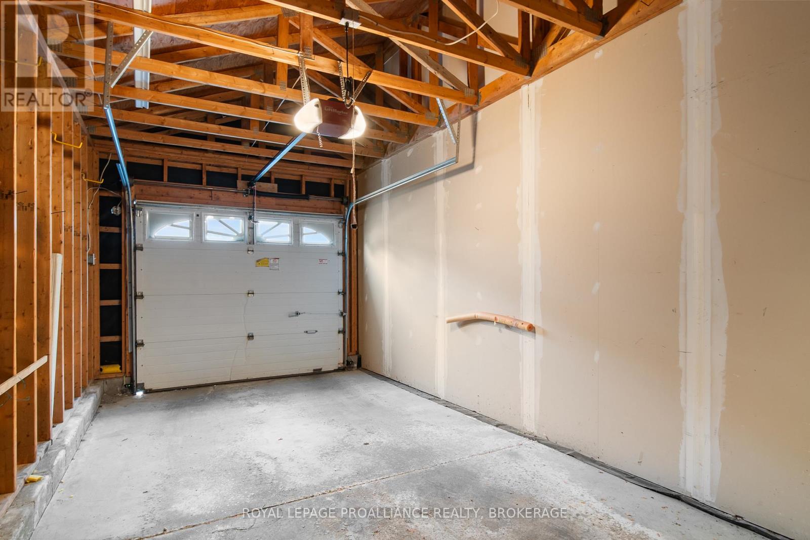 38 Yonge Street, Kingston, Ontario  K7M 1E3 - Photo 42 - X12425473