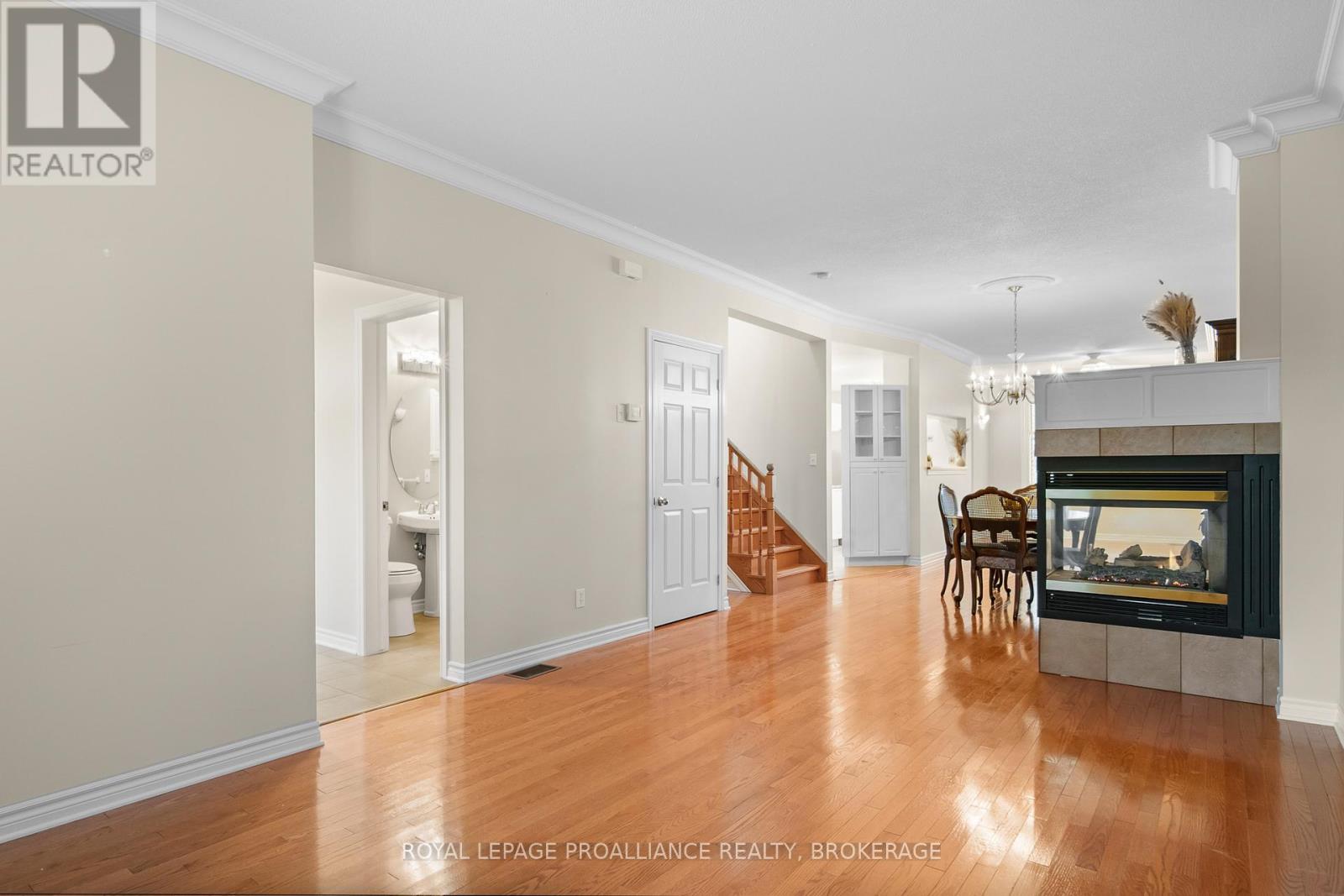 38 Yonge Street, Kingston, Ontario  K7M 1E3 - Photo 8 - X12425473