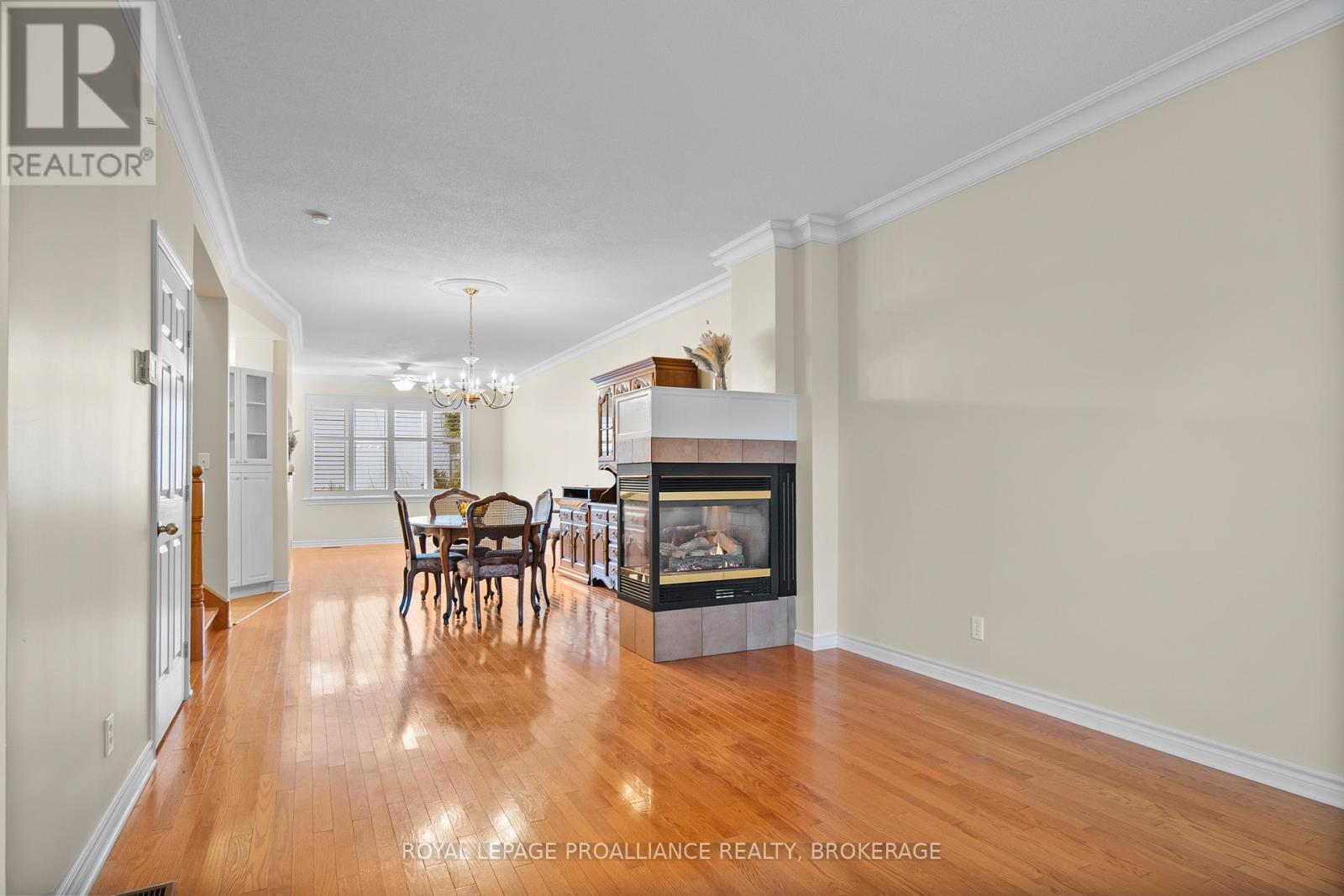 38 Yonge Street, Kingston, Ontario  K7M 1E3 - Photo 9 - X12425473