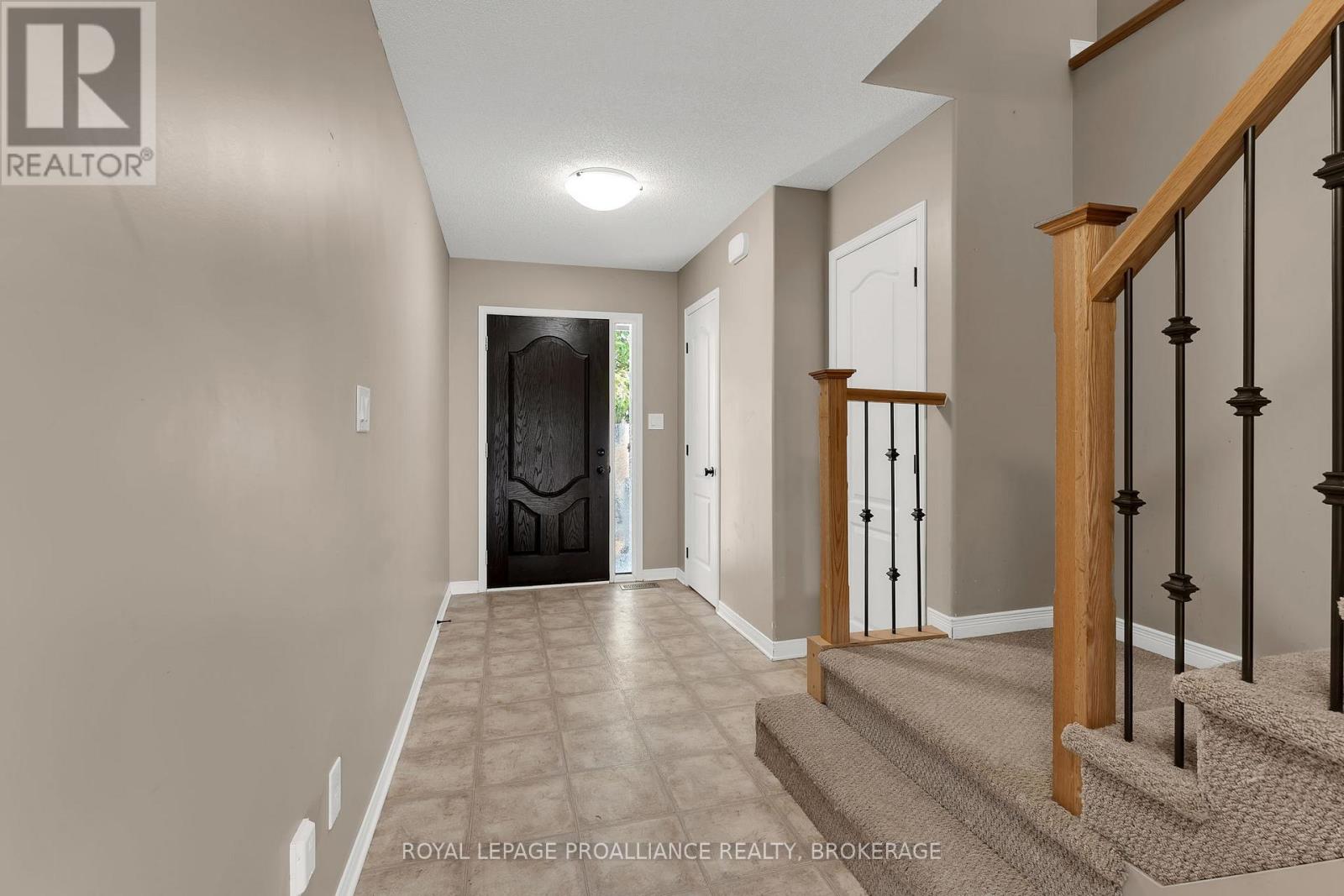 1576 Crimson Crescent, Kingston, Ontario  K7P 0J3 - Photo 3 - X12425475