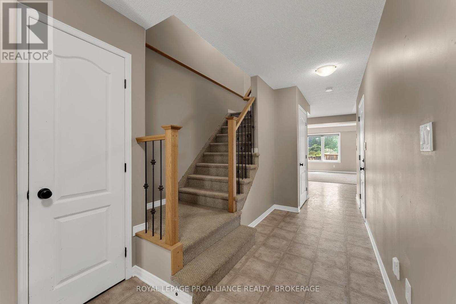1576 Crimson Crescent, Kingston, Ontario  K7P 0J3 - Photo 5 - X12425475