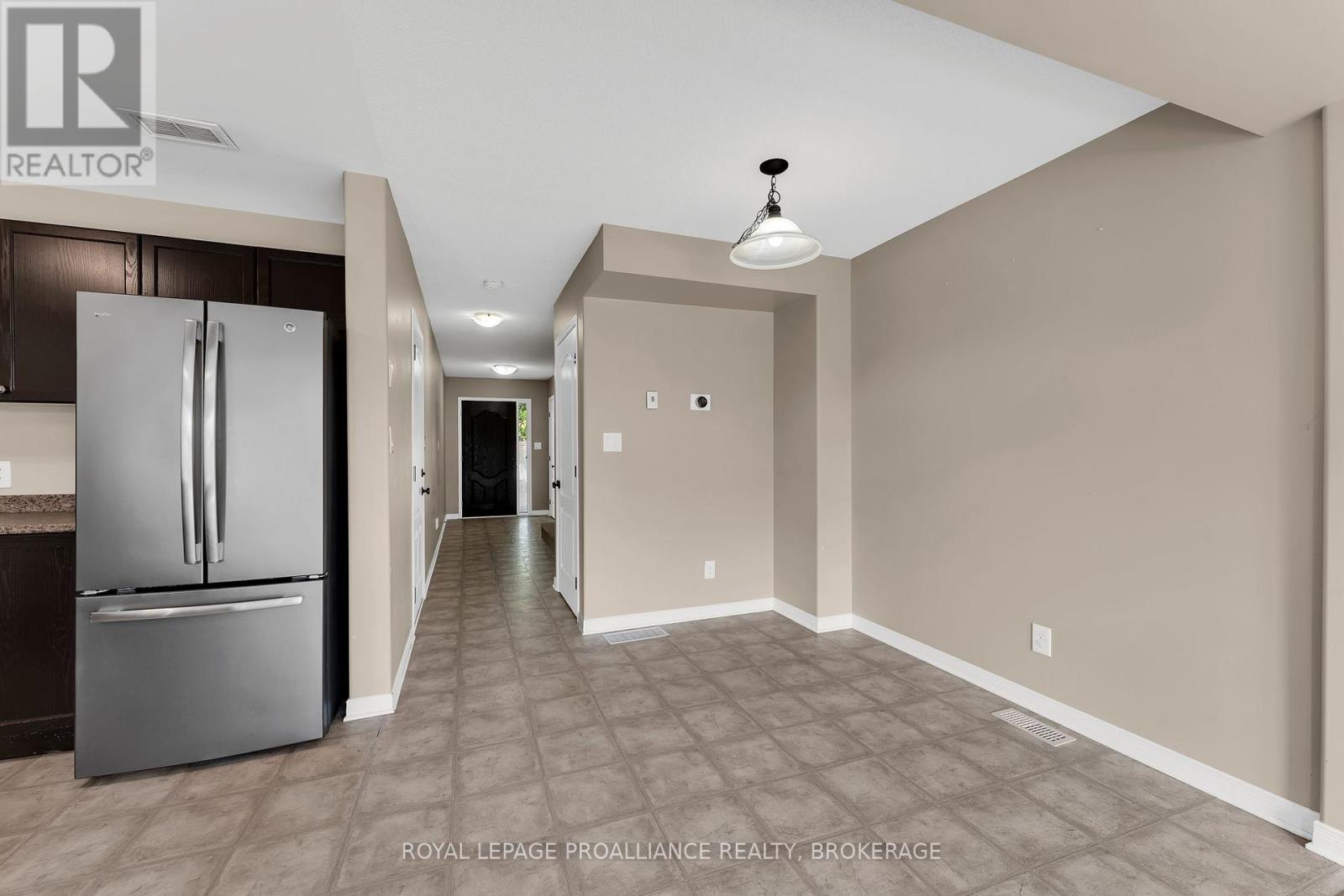1576 Crimson Crescent, Kingston, Ontario  K7P 0J3 - Photo 6 - X12425475