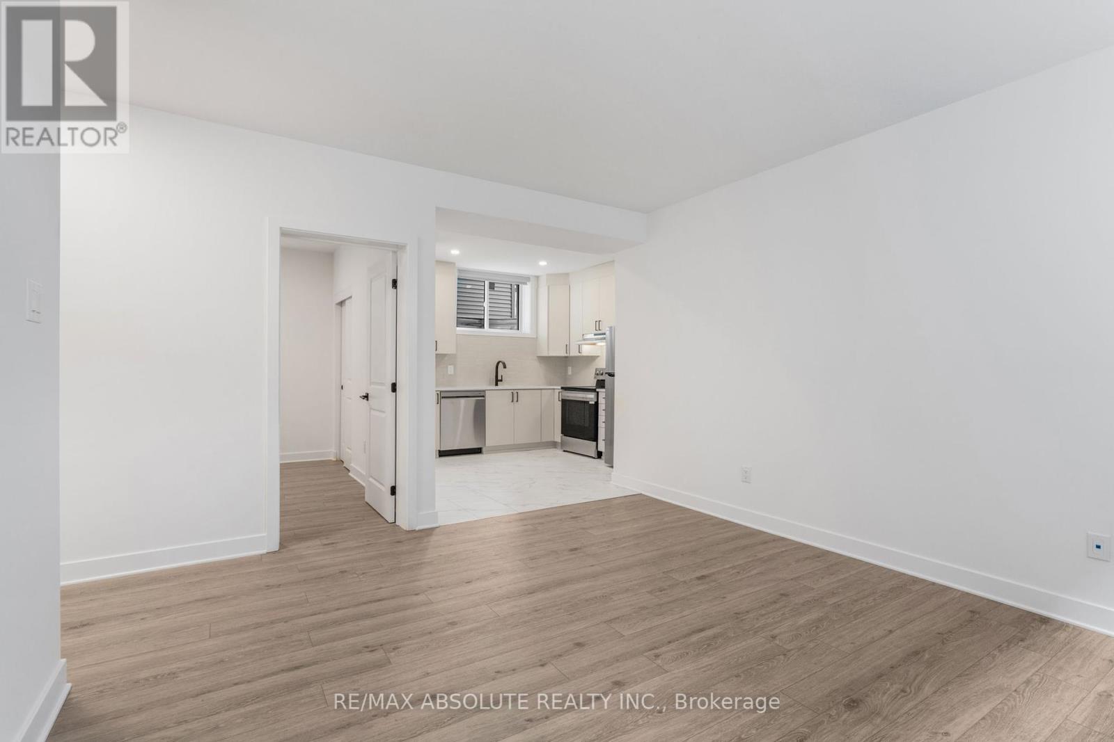 B - 802 Ninaatik Place, Ottawa, Ontario  K1X 0J7 - Photo 10 - X12425478